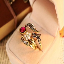 LOT : cinq bagues de phalanges en bronze