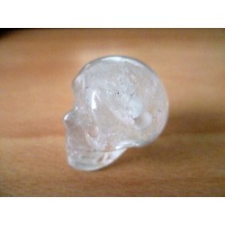 Collier Crane de cristal blanc naturel percé  - Avec ses veinures craquelées
3 x 2.7 x 2cm. Percé pour le porter en collier. 23