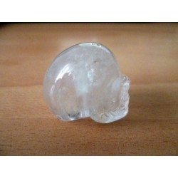 Collier Crane de cristal blanc naturel percé  - Avec ses veinures craquelées
3 x 2.7 x 2cm. Percé pour le porter en collier. 23