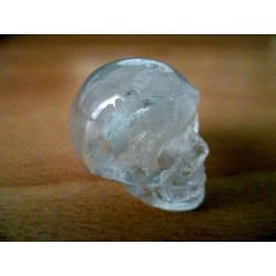 Collier Crane de cristal blanc naturel percé  - Avec ses veinures craquelées
3 x 2.7 x 2cm. Percé pour le porter en collier. 23