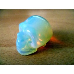 Crane en opaline. 3.2 x 2.2 x 2.3cm. Poids : 20 g.