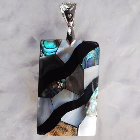 Pendentif en ABALONE / PAUA superbement monté
