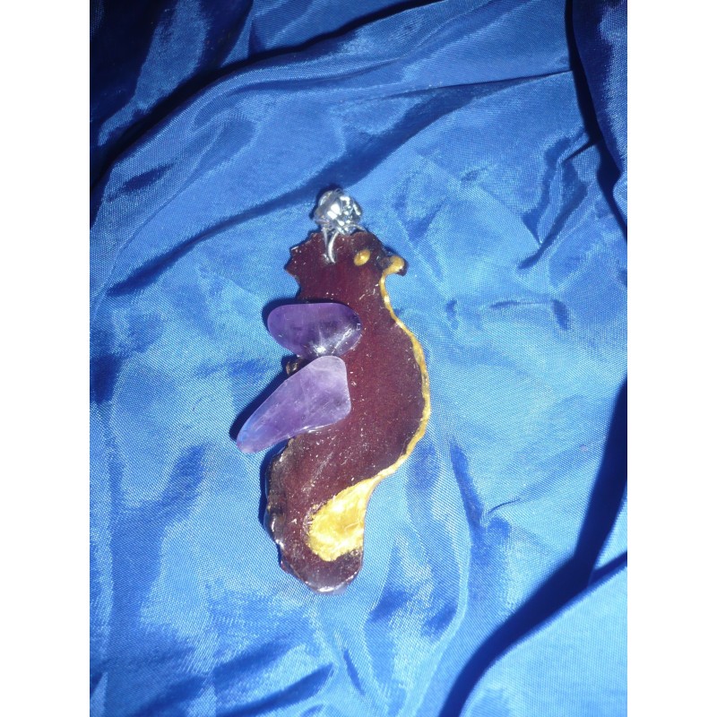 pendentifs sculptés améthyste hippocampe