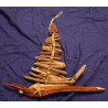 Bois flotté pièce unique pour ce bateau guirlande " voilier Carmangel "