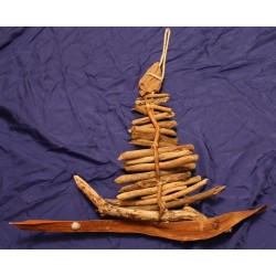 Bois flotté pièce unique pour ce bateau guirlande " voilier Carmangel "