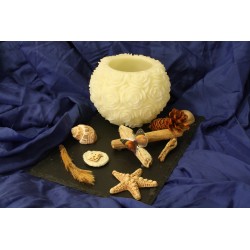 bois flotte et Photophore en cire sculptée forme de rose monté sur ardoise