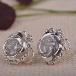 Boucles d'oreilles fleur rose : blanc||Boucles d'oreilles fleur rose : blanc