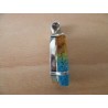 Pendentif en quartz solaire. : Pièce unique. bleu et jaune, avec son anneau fantaisie.
Hauteur totale : 5cm.Pierre 3,5 x 2cm. A