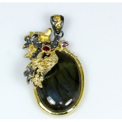 Pendentif somptueux : pièce créateur. Belle Labradorite entourée d'améthyste & Grenat. Argent Massif 925 / plaqué Or, Black Rhod
