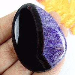 Pendentif en agate bleue/violette et noire monté avec sa bélière