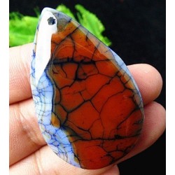 Ce pendentif en agate veine de dragon de belle taille est une pièce exceptionnelle montée avec une bélière, rare pièce d'une fac