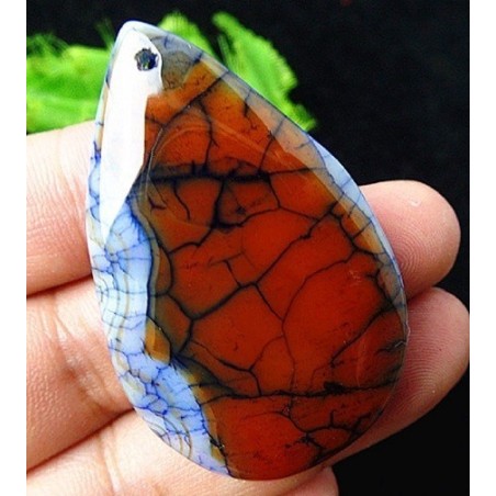 Ce pendentif en agate veine de dragon de belle taille est une pièce exceptionnelle montée avec une bélière, rare pièce d'une fac