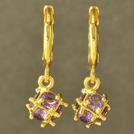 Plaqué or pour ces Boucles d'oreilles zirconium violet "en cage"
