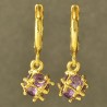 Plaqué or pour ces Boucles d'oreilles zirconium violet "en cage"