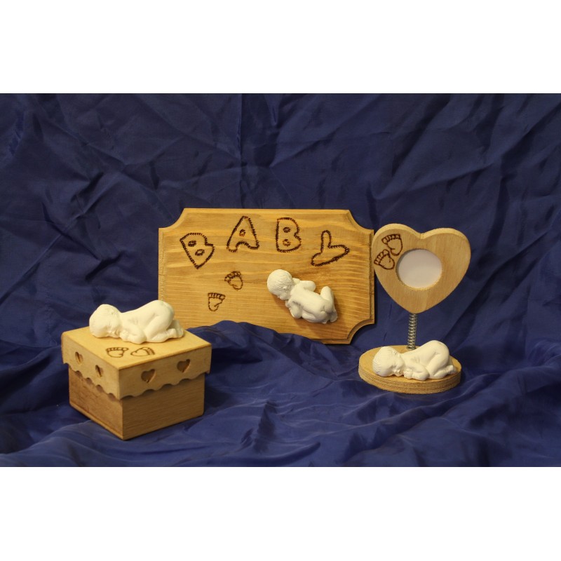 Plaquette de porte avec son bébé moulé en plâtre - Petits petons en pyrogravureCadeau de naissance