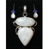 Parure Pierre de Lune : Pendentif + Boucles d'oreille avec Lapis lazuli montés sur argent massif 925. Une merveille à ne pas man
