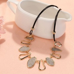  pendentif||Collier métal avec ses plaques en strass de Bohème blanc