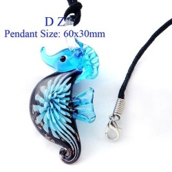 Superbe pendentif HIPPOCAMPE en verre. Divers coloris. D'autres modèles. Collier