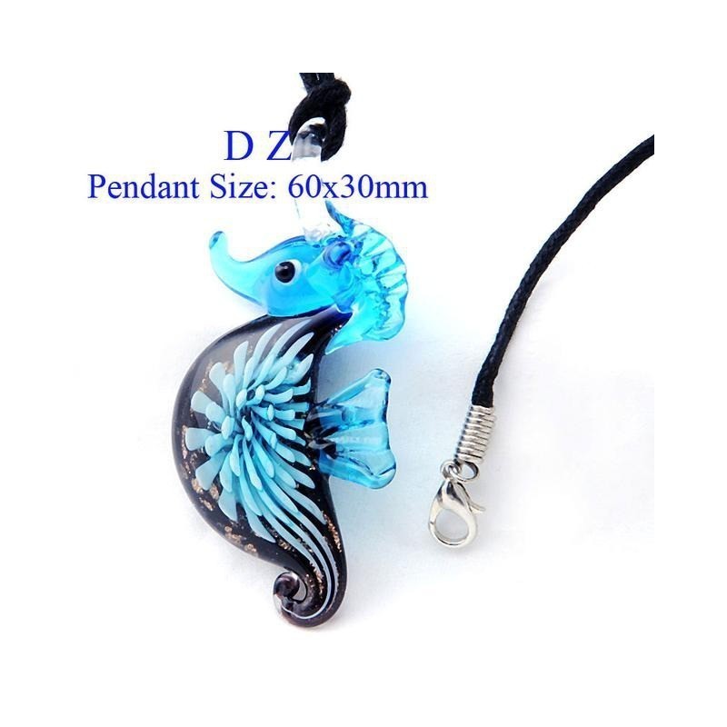 Superbe pendentif HIPPOCAMPE en verre. Divers coloris. D'autres modèles. Collier