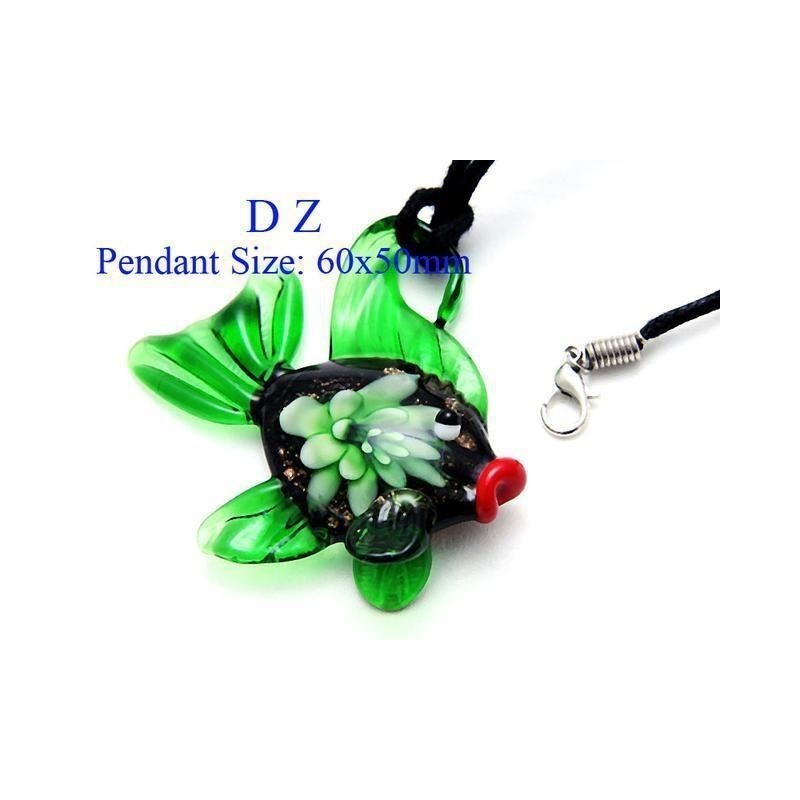 Superbe pendentif POISSON en verre. Divers coloris. D'autres modèles. Collier