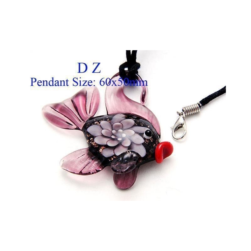 Superbe pendentif POISSON en verre. Divers coloris. D'autres modèles. Collier