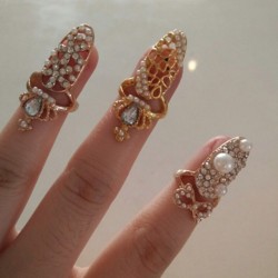 Bague d'ongle : Idéal pour les spécialistes professionnels des ongles Nail Art ou débutants.
Compatible avec les ongles naturel