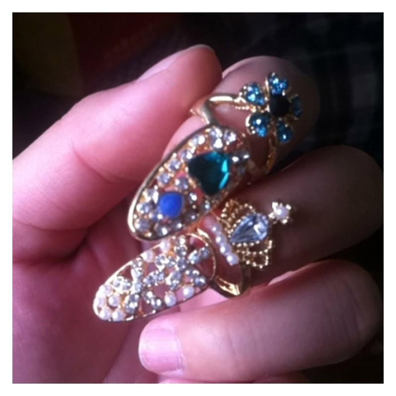 Cadeau très original à offrir ou à s'offrir !
Idéal pour professionnels des ongles Nail Art ou débutants.
Compatible avec les 