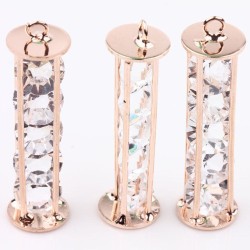 Breloque doré avec ses cristal en cage. d'autres modèles argent dans mes annonces. 
vous achetez 1 article. Pour monter selon v