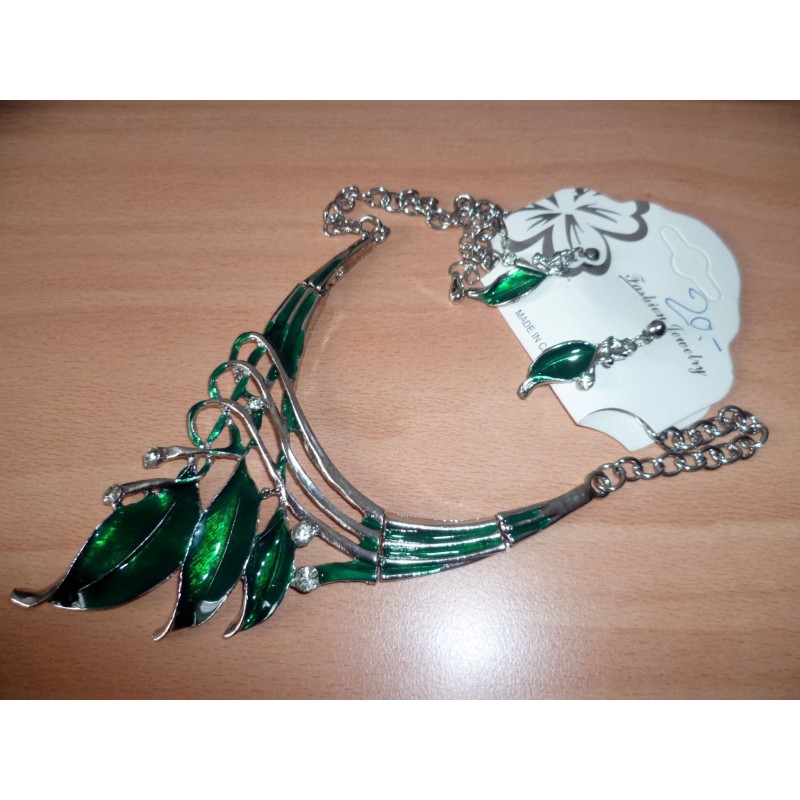 Parure : Collier + Boucles d'oreilles fantaisies