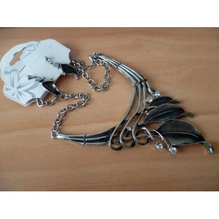 Parure : Collier + Boucles d'oreilles fantaisies