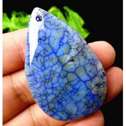 Ce pendentif en agate veine de dragon de belle taille est une pièce exceptionnelle montée avec une bélière, rare pièce d'une fac